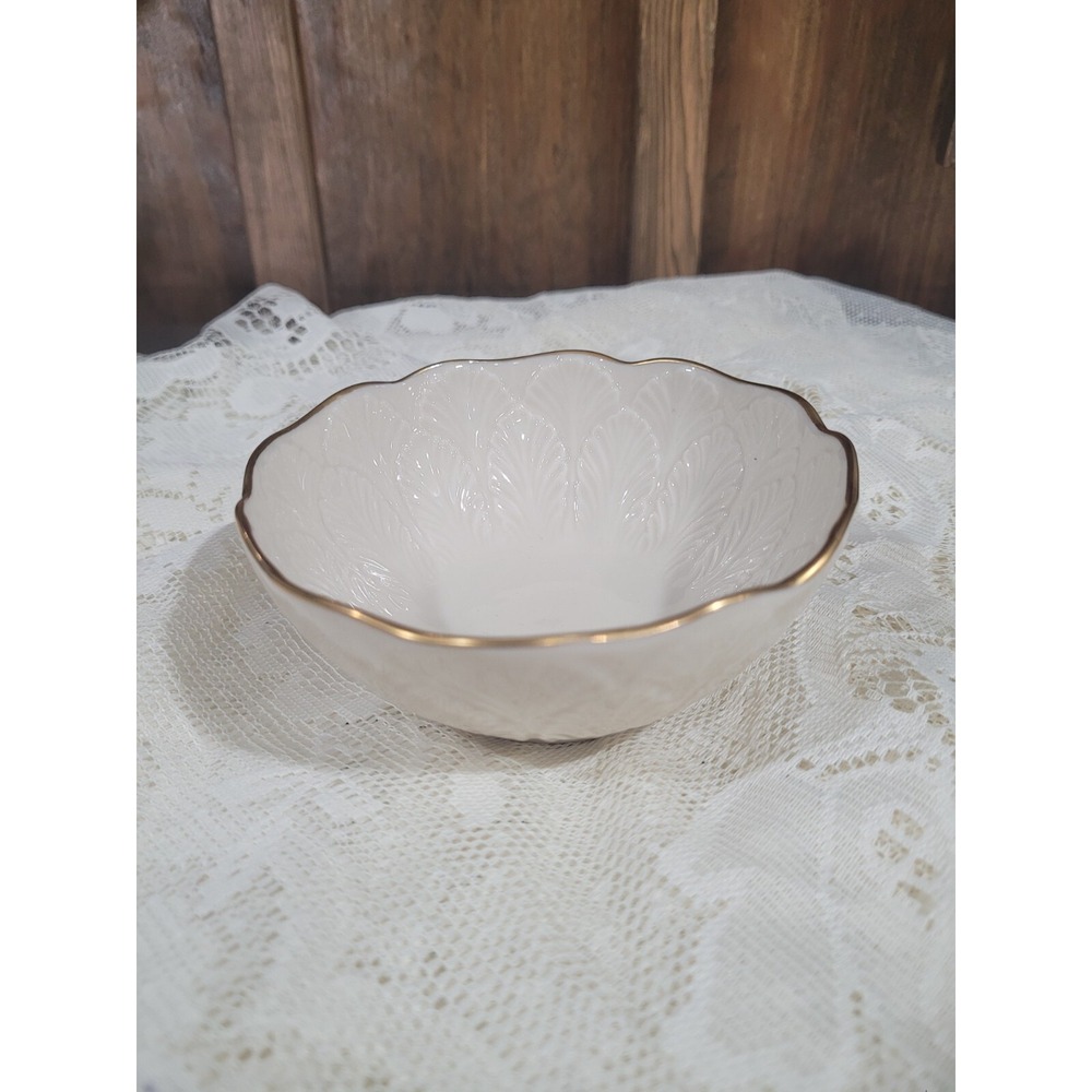 Lenox Leaf/Feather Design Porcelain Candy/Nut Dish Bowl Ivory Gold Christmas